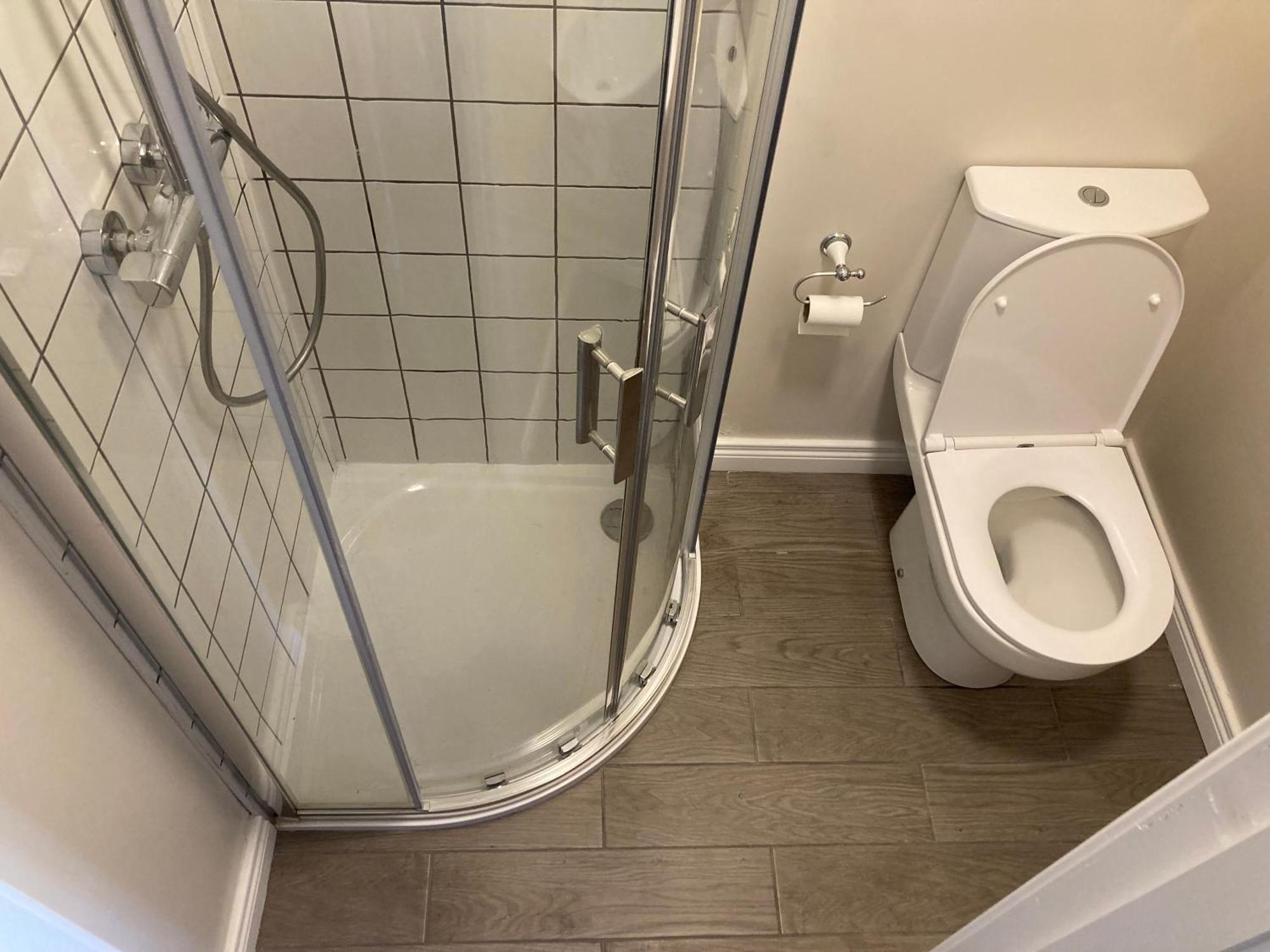 Smart 4K Tvs In All Bedrooms Double Vanity Sink Belfast Luaran gambar